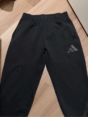 adidas Black men Jogger Pants with Subtle Logo